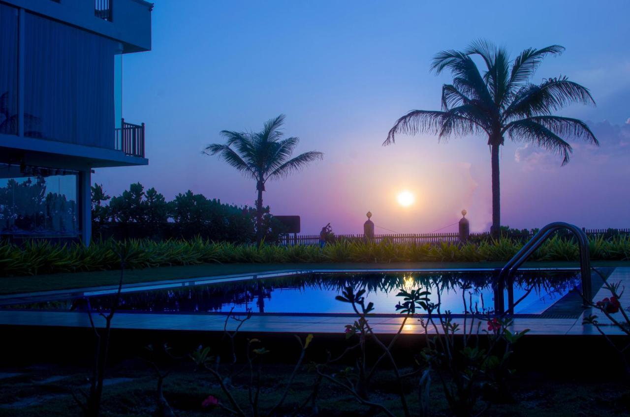 Calypso Sunset Hotell Iranawila Exteriör bild