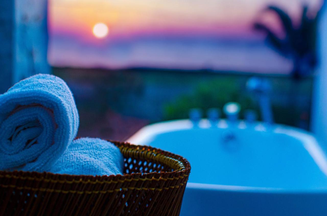 Calypso Sunset Hotell Iranawila Exteriör bild